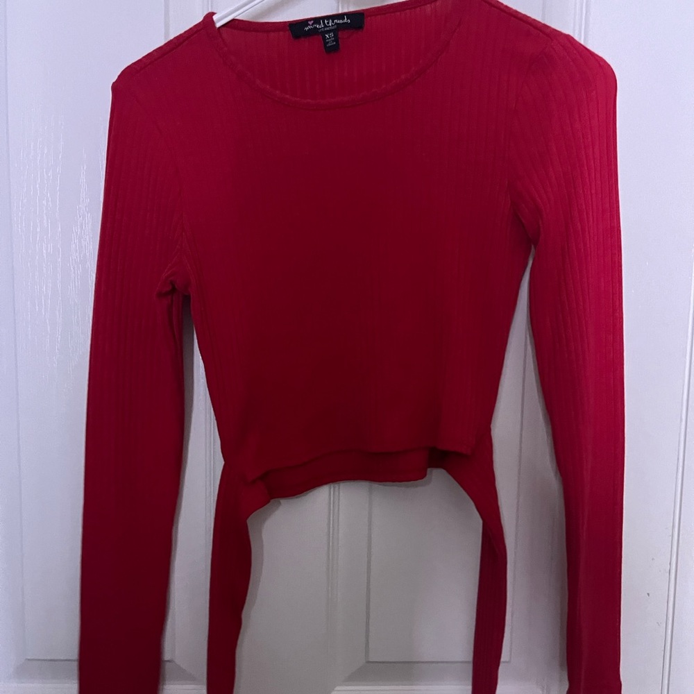 Red tie to the front top